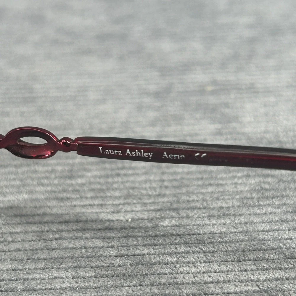 Laura Ashley details description